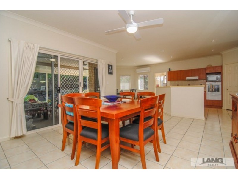 9 Howard Hughes Court, Maudsland QLD 4210