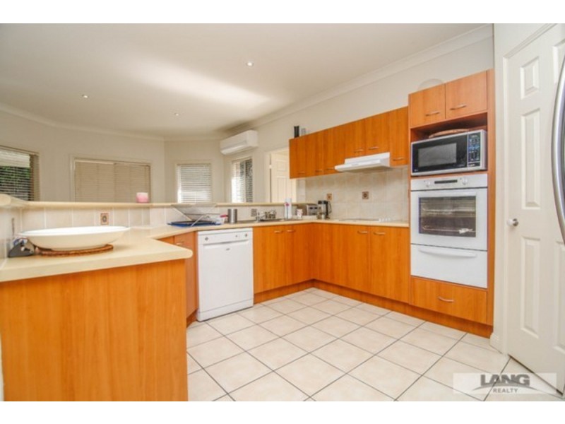 9 Howard Hughes Court, Maudsland QLD 4210