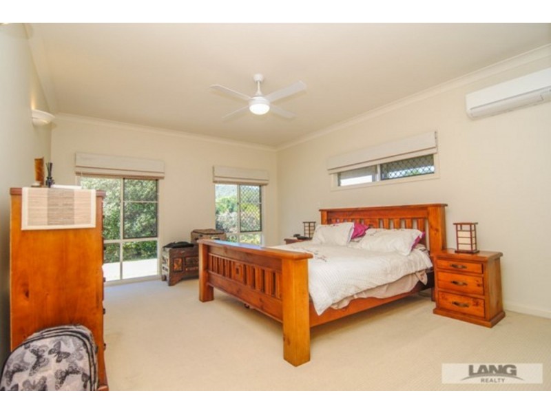 9 Howard Hughes Court, Maudsland QLD 4210