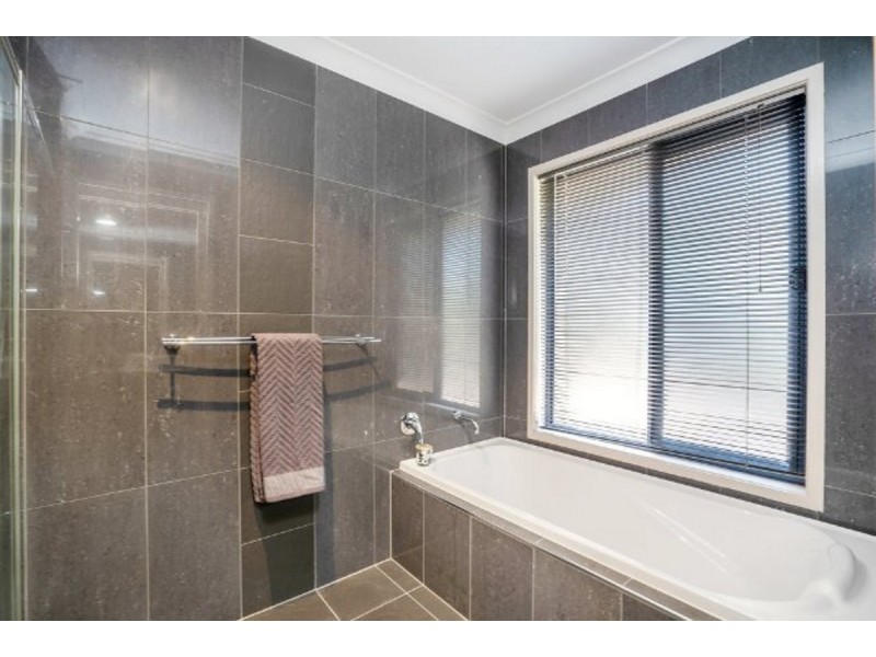 3 Brilliant Lane, Coomera Waters QLD 4209