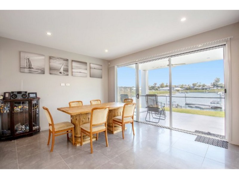 Coomera Waters QLD 4209