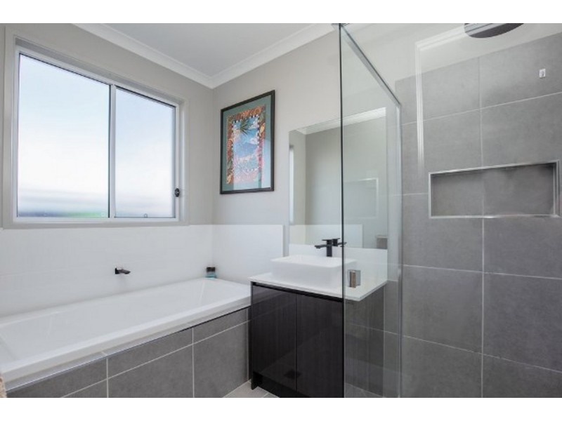 Coomera Waters QLD 4209