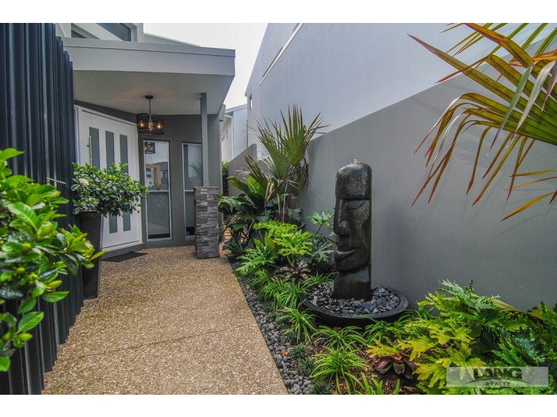 10 Onshore Place, Helensvale QLD 4212