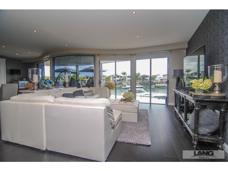 10 Onshore Place, Helensvale QLD 4212