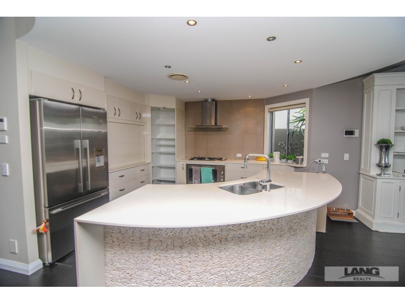 10 Onshore Place, Helensvale QLD 4212