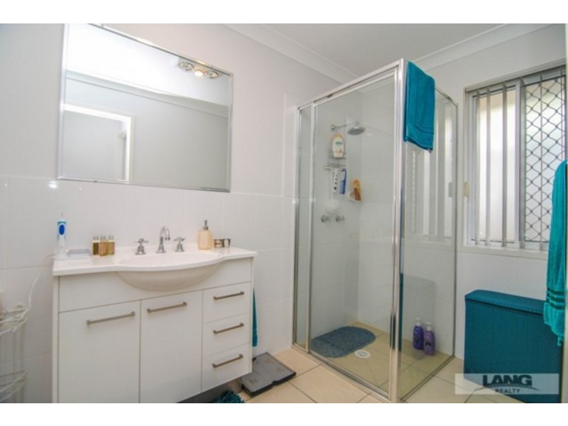 2/21 Richardson Crescent, Upper Coomera QLD 4209