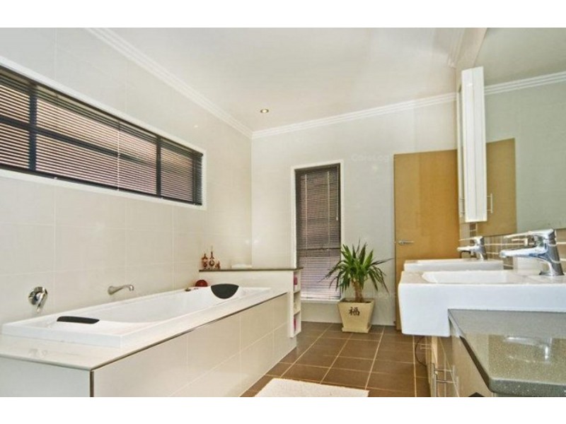 17 Peregrine Crescent, Coomera QLD 4209