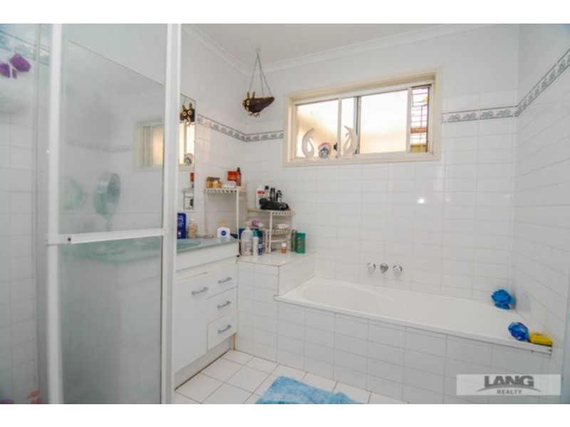 2/42 Riveroak Drive, Helensvale QLD 4212
