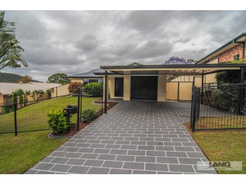 11 Pinehill Drive, Oxenford QLD 4210