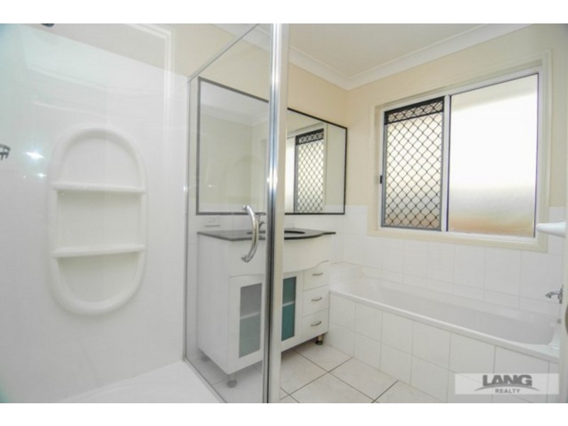 11 Pinehill Drive, Oxenford QLD 4210