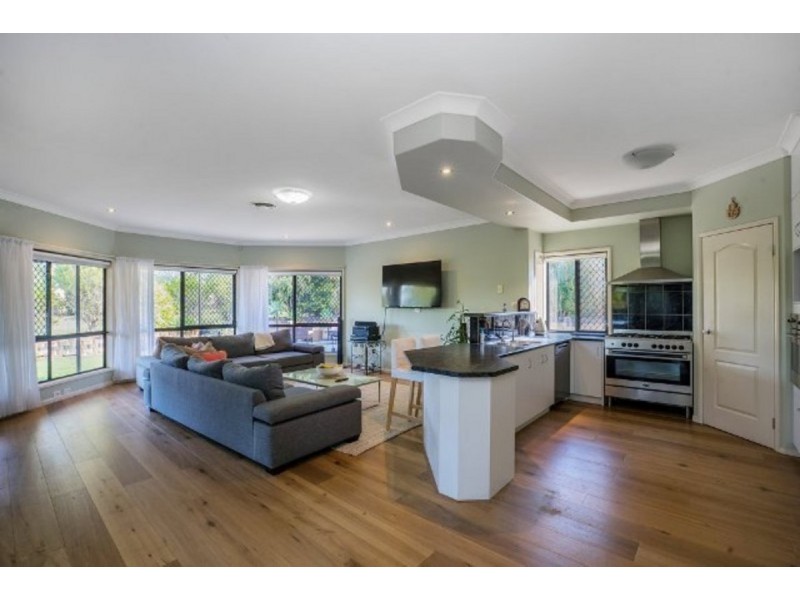 18-22 Racecourse Place, Tamborine QLD 4270