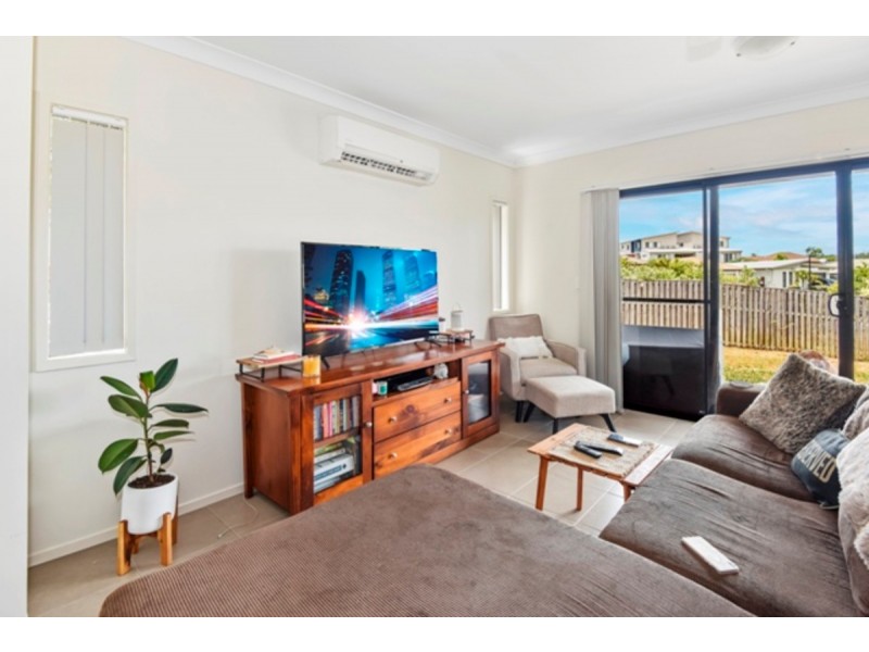 1/2 Kelly Avenue, Coomera QLD 4209
