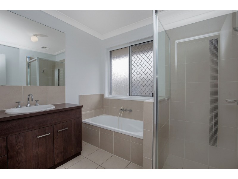 24 Silver Dawn Crescent, Oxenford QLD 4210