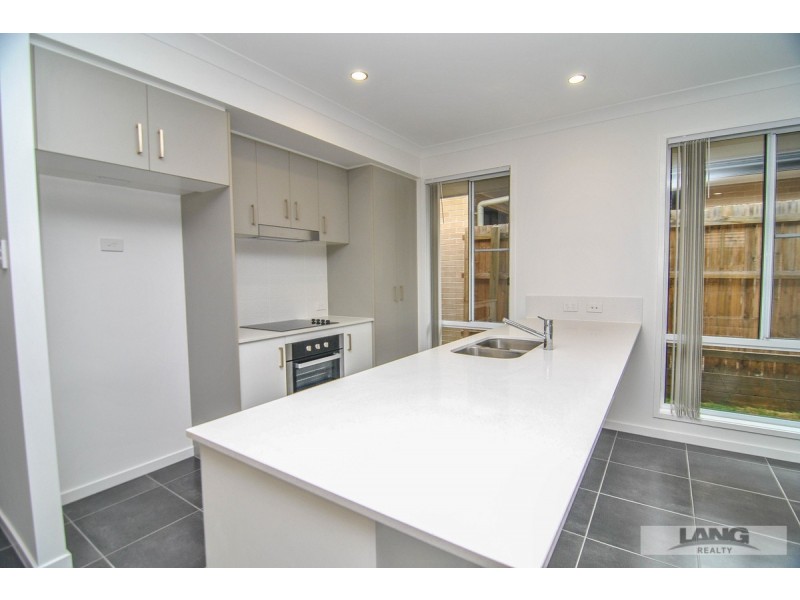 4 Rockford Street, Pimpama QLD 4209