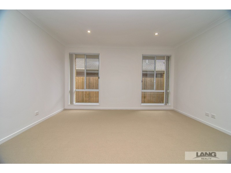 4 Rockford Street, Pimpama QLD 4209