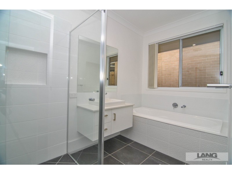 4 Rockford Street, Pimpama QLD 4209