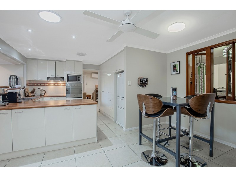 12 Dromana Crescent, Helensvale QLD 4212