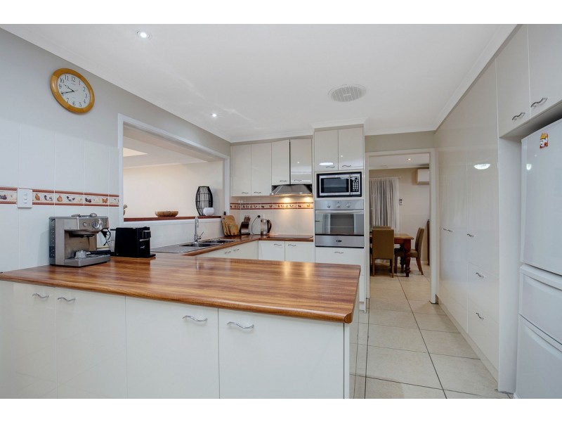 12 Dromana Crescent, Helensvale QLD 4212