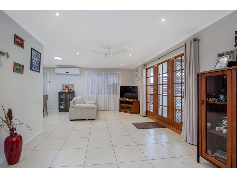 12 Dromana Crescent, Helensvale QLD 4212