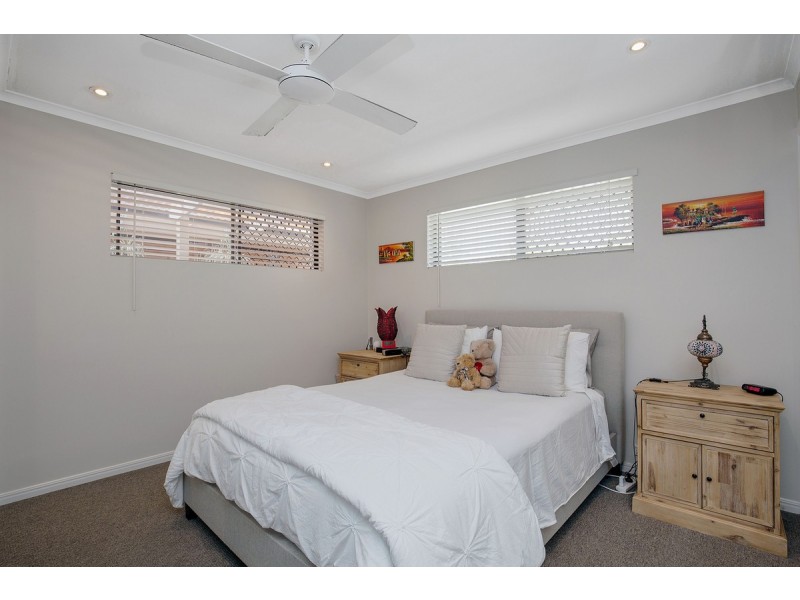 12 Dromana Crescent, Helensvale QLD 4212