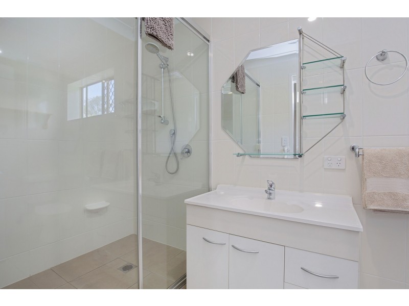 12 Dromana Crescent, Helensvale QLD 4212