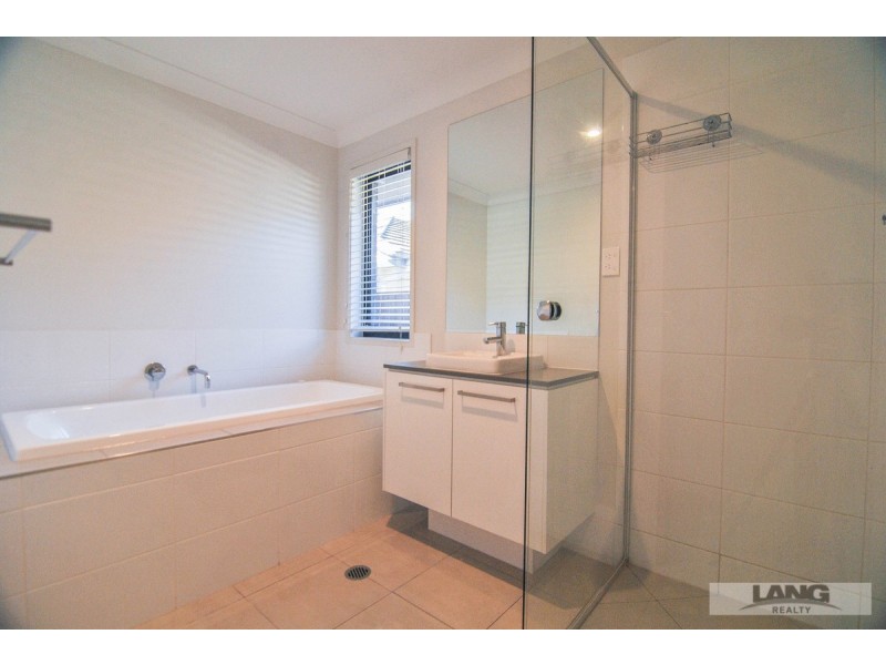 48 Oakover Avenue, Ormeau Hills QLD 4208
