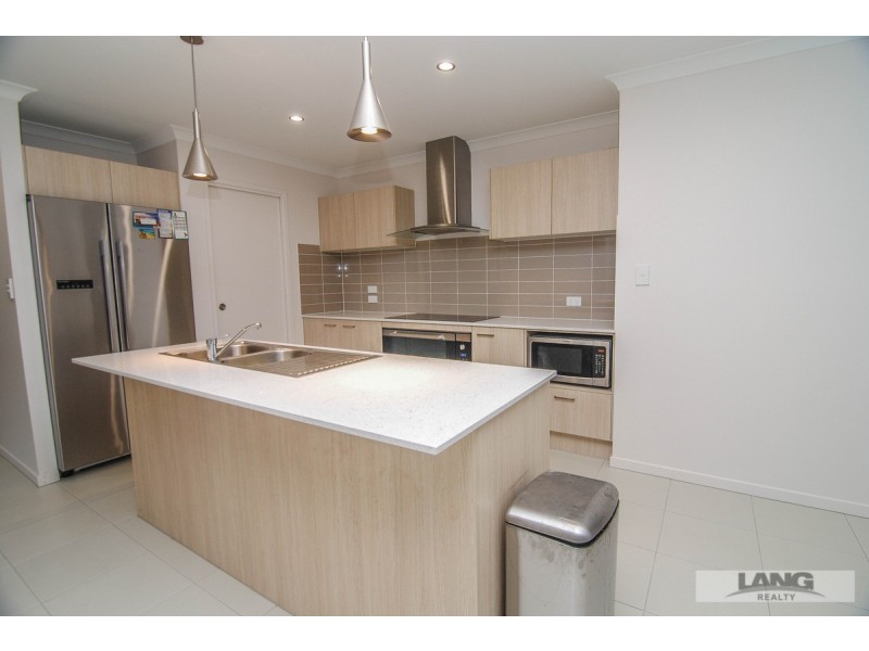 9 Lysaght Drive, Pimpama QLD 4209