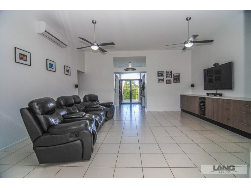 25 Cossington Circuit, Maudsland QLD 4210