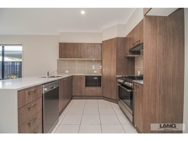 60 Hillstone Crescent, Maudsland QLD 4210