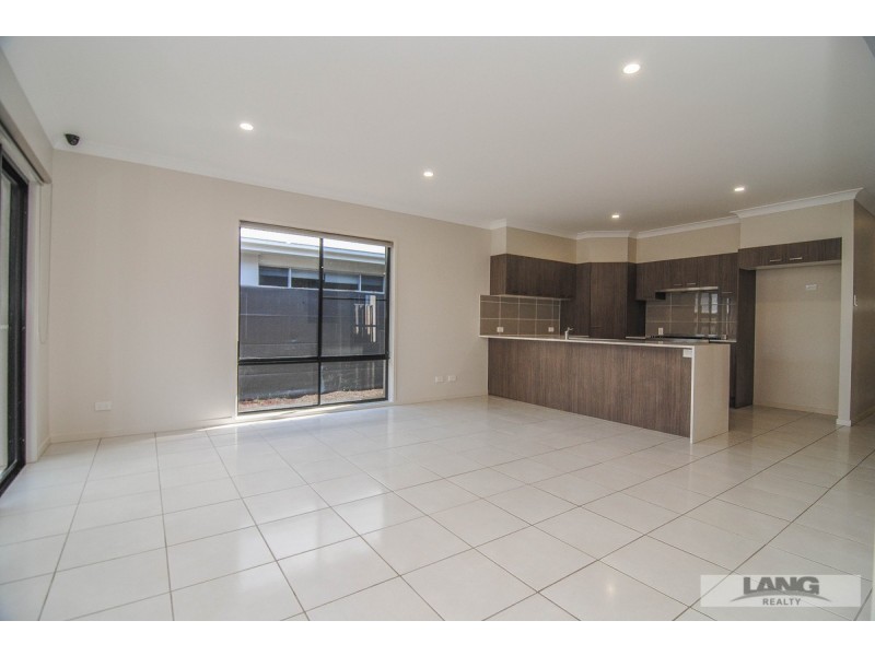 60 Hillstone Crescent, Maudsland QLD 4210