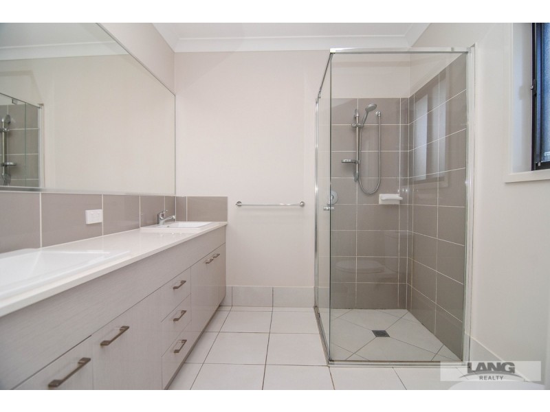 60 Hillstone Crescent, Maudsland QLD 4210