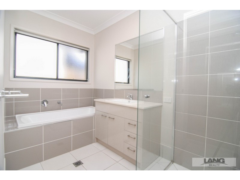 60 Hillstone Crescent, Maudsland QLD 4210