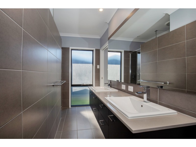 12 Giacco Street, Pimpama QLD 4209