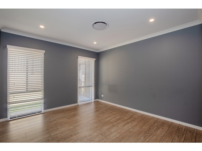 12 Giacco Street, Pimpama QLD 4209