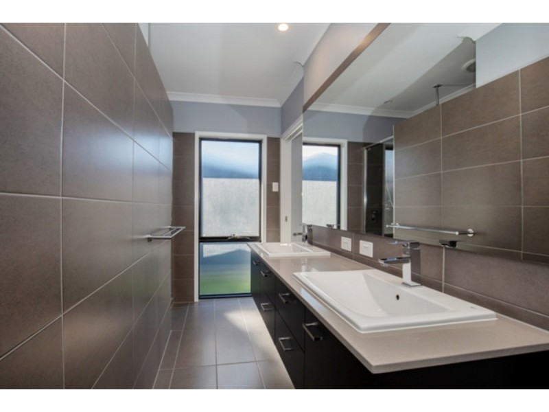 12 Giacco Street, Pimpama QLD 4209