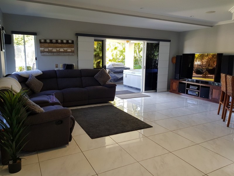 39 Rhodium Crescent, Hope Island QLD 4212