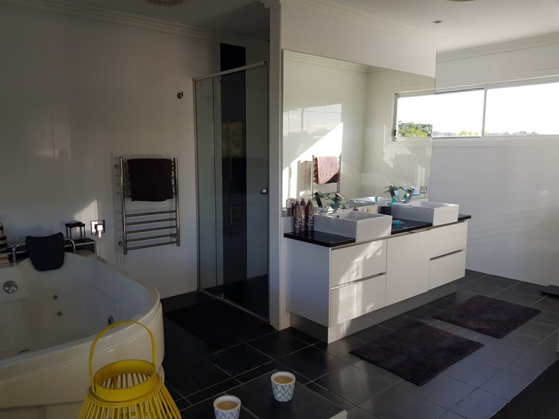 39 Rhodium Crescent, Hope Island QLD 4212