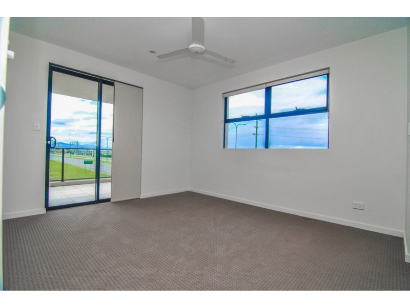 205/35 Halcyon Way, Hope Island QLD 4212
