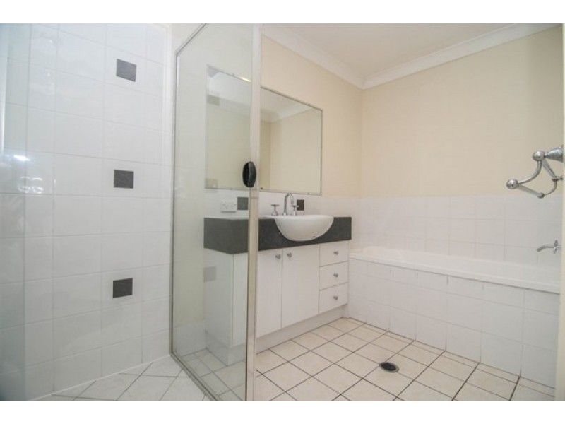 2/3 Freestone Drvie, Upper Coomera QLD 4209