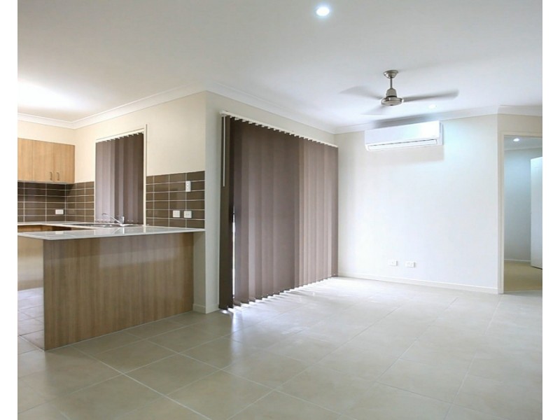 12 Sapphire Place, Pimpama QLD 4209