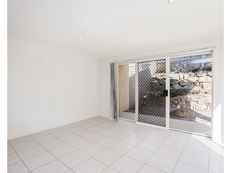 2/8 Michaels Promenade, Coomera QLD 4209