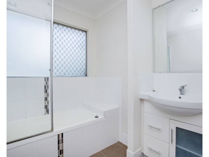 2/8 Michaels Promenade, Coomera QLD 4209