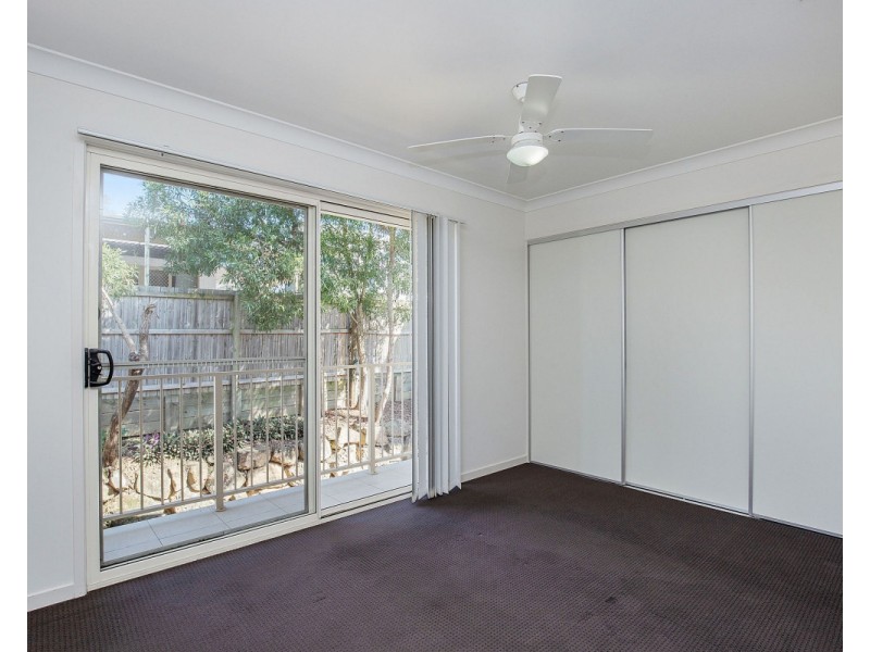 2/8 Michaels Promenade, Coomera QLD 4209