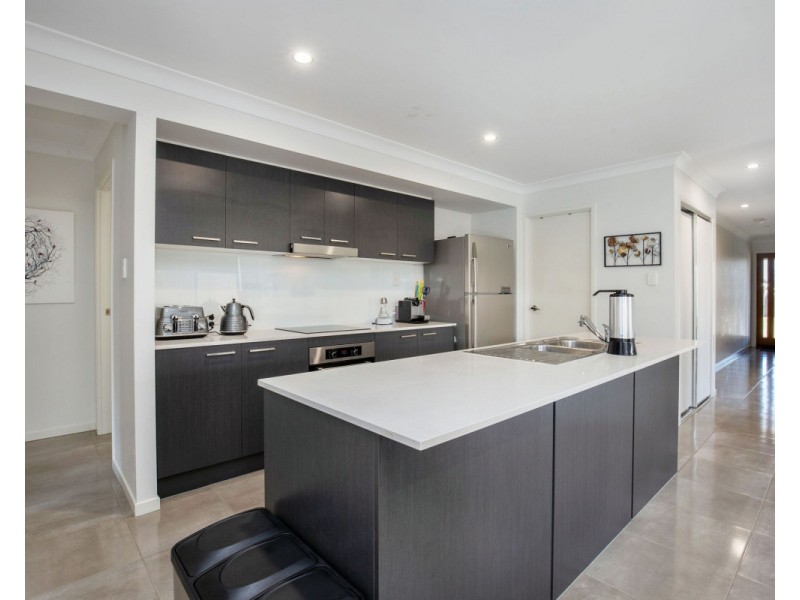 34 Charles Avenue, Pimpama QLD 4209