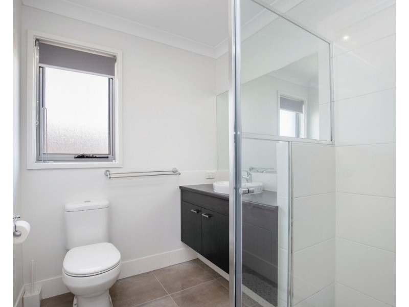 34 Charles Avenue, Pimpama QLD 4209