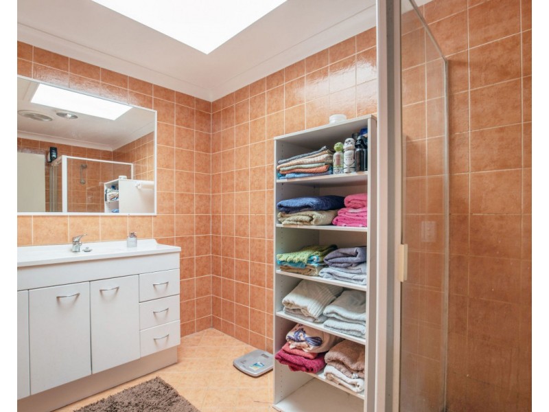 12 Wandilla Drive, Helensvale QLD 4212