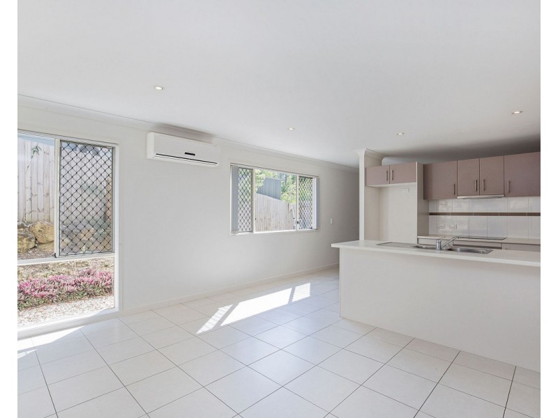 2/8 Michaels Promenade, Coomera QLD 4209