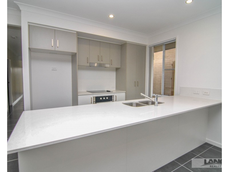 4 Rockford Street, Pimpama QLD 4209