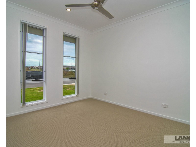 4 Rockford Street, Pimpama QLD 4209