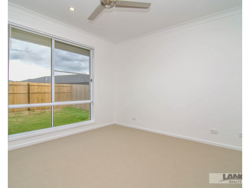 4 Rockford Street, Pimpama QLD 4209